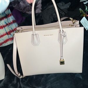 Micheal Kors  light pink purse brand new
